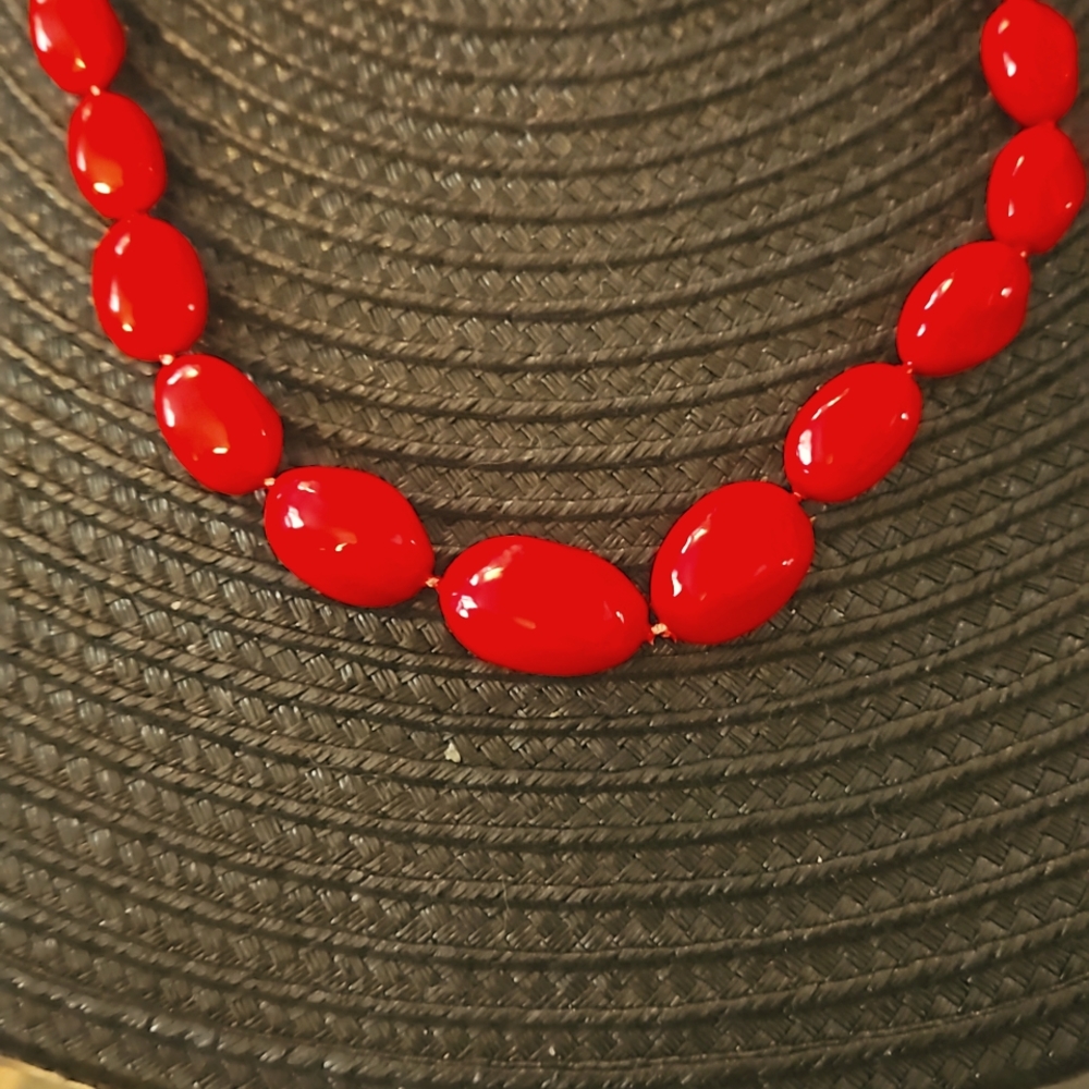 Red Beaded Necklace - Picture 2 of 4